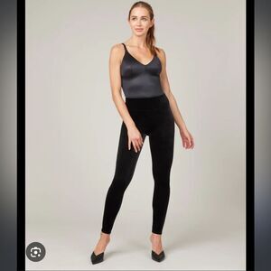 NWT SPANX Velvet Leggings Black Small